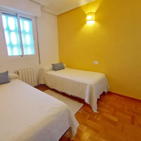 Apartment Amplio Y Luminoso En Urbanizacion Con Piscina Y Garaje Privado